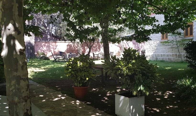 Отель Sara De Ur