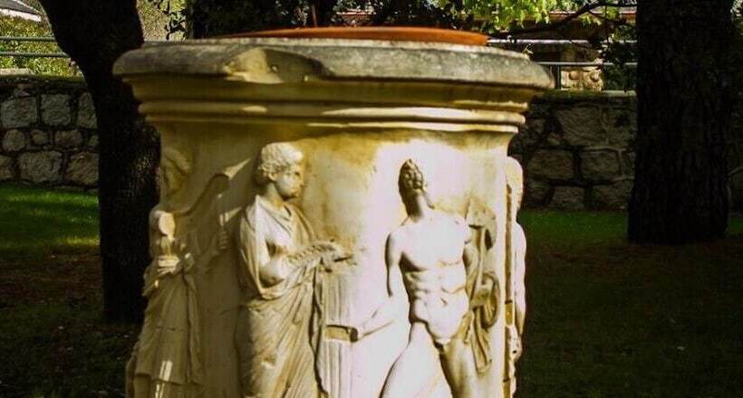 Отель Sara De Ur