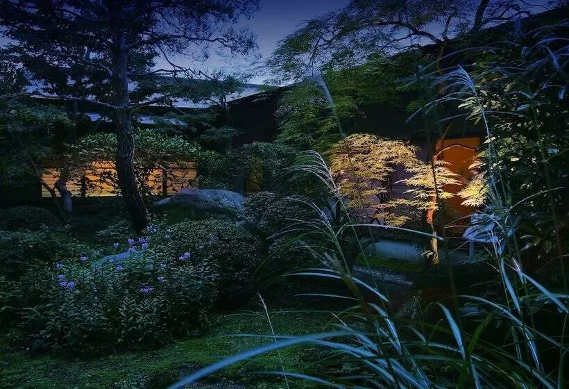 旅館 Shouhakutei Azumaso