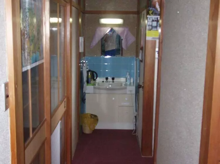 Takama Guest House   Hostel