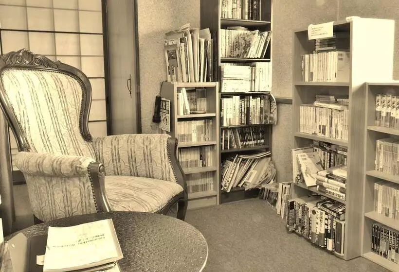 Takama Guest House   Hostel