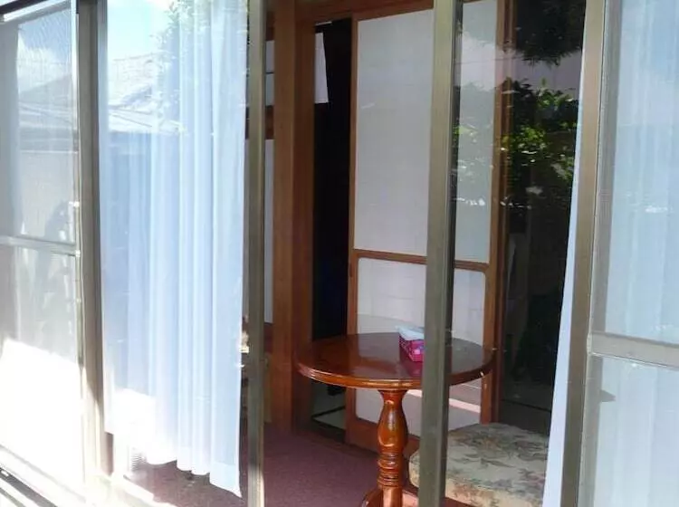 Takama Guest House   Hostel