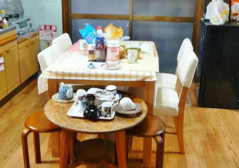 Takama Guest House   Hostel