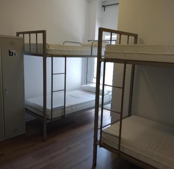 هاستل Check In León