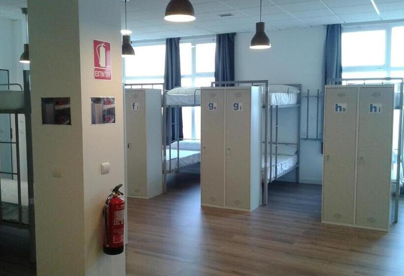 هاستل Check In León