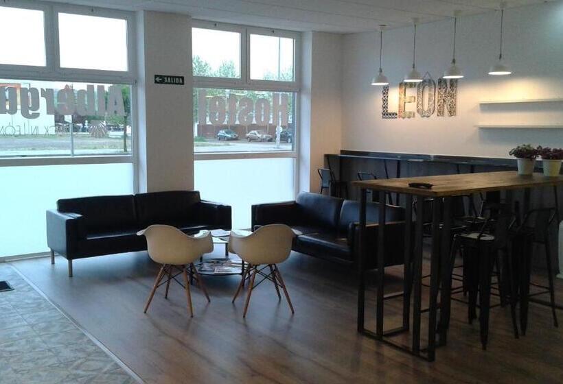 هاستل Check In León