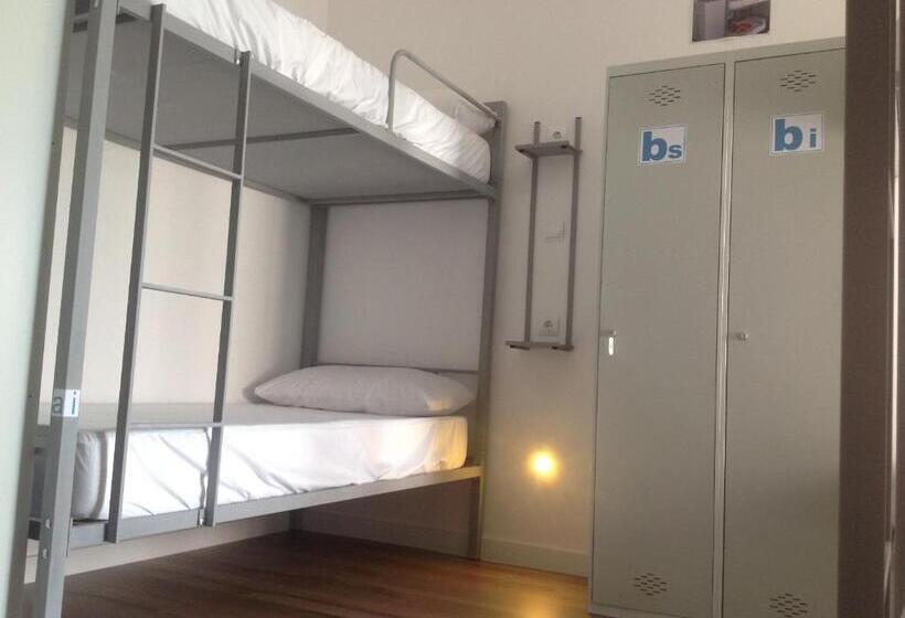 هاستل Check In León