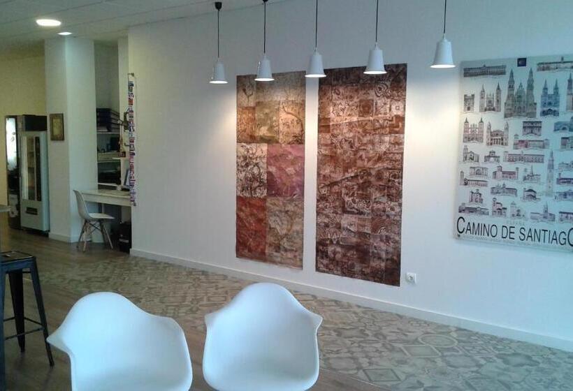 هاستل Check In León