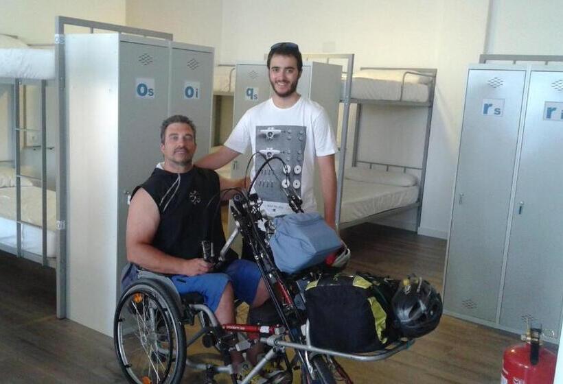 هاستل Check In León