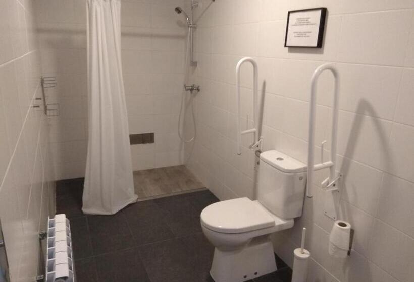 هاستل Check In León