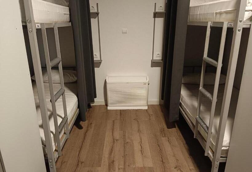 هاستل Check In León