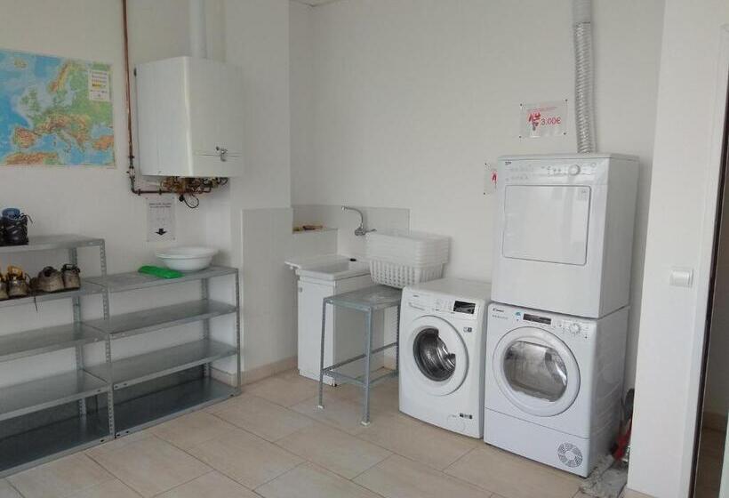 هاستل Check In León