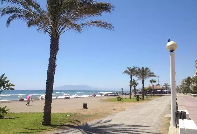تختخواب و صبحانه At Home In Malaga Stay & Solo Travellers