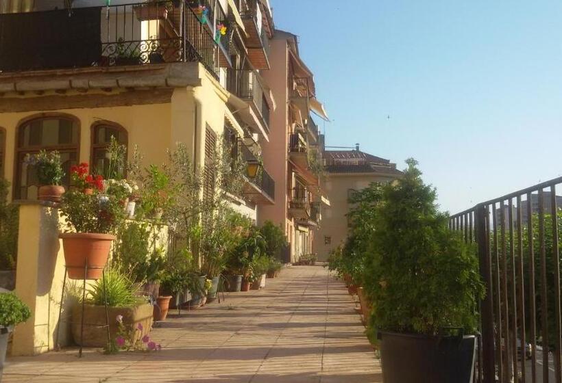 住宿加早餐  Cal Comabella