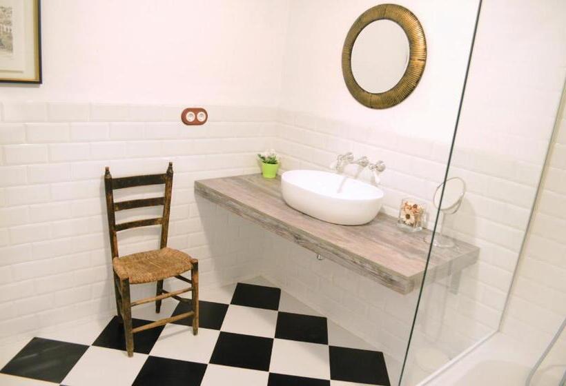 住宿加早餐  Cal Comabella