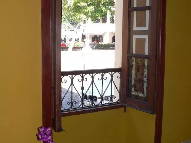 Aamiaismajoitus (B&B) Casa Emblemática Buenavista Del Norte