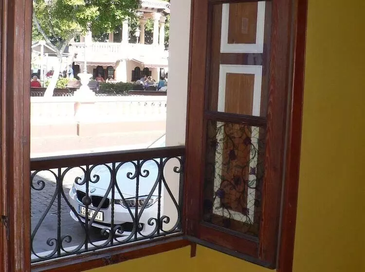 Aamiaismajoitus (B&B) Casa Emblemática Buenavista Del Norte