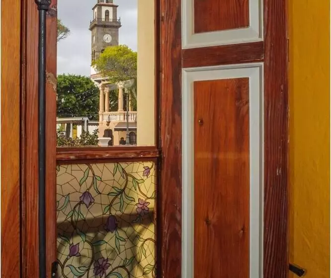 Aamiaismajoitus (B&B) Casa Emblemática Buenavista Del Norte