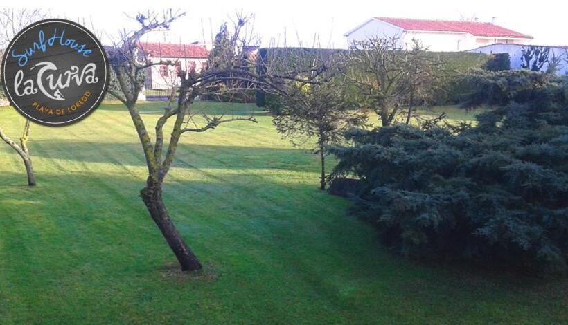 تختخواب و صبحانه La Curva Surfhouse   Hostel