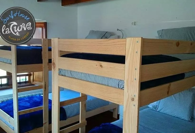 تختخواب و صبحانه La Curva Surfhouse   Hostel