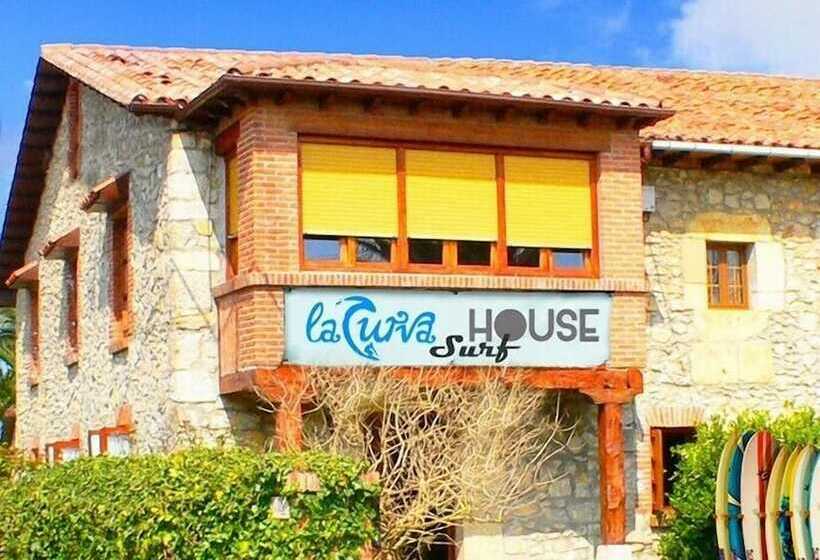 تختخواب و صبحانه La Curva Surfhouse   Hostel