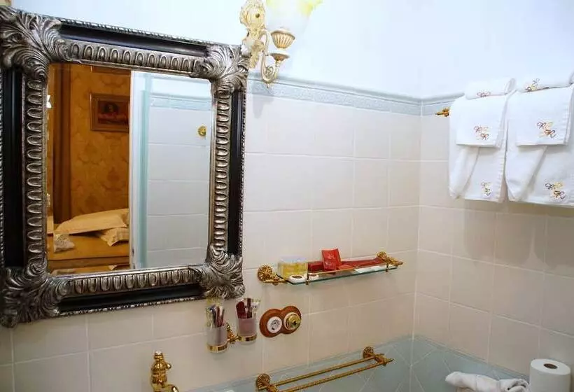 تختخواب و صبحانه Sitges Royal Rooms