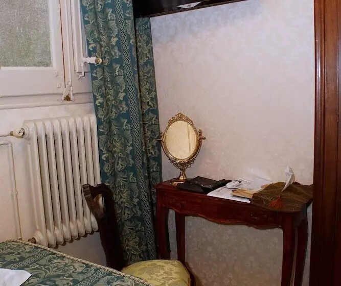 تختخواب و صبحانه Sitges Royal Rooms
