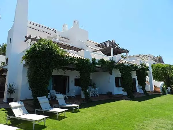 تختخواب و صبحانه Villa Biarritz