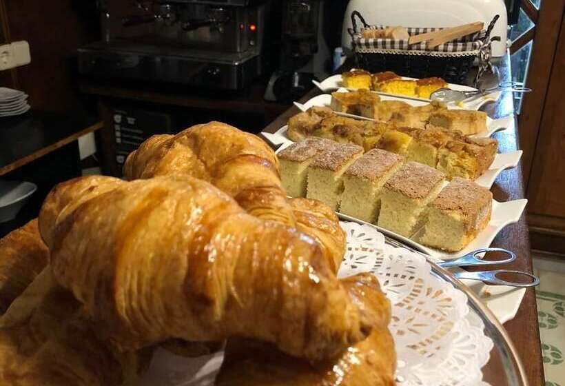 בית מלון כפרי Casa Ceremines