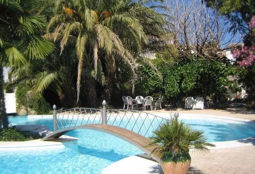 Hotelli Casa Ceremines