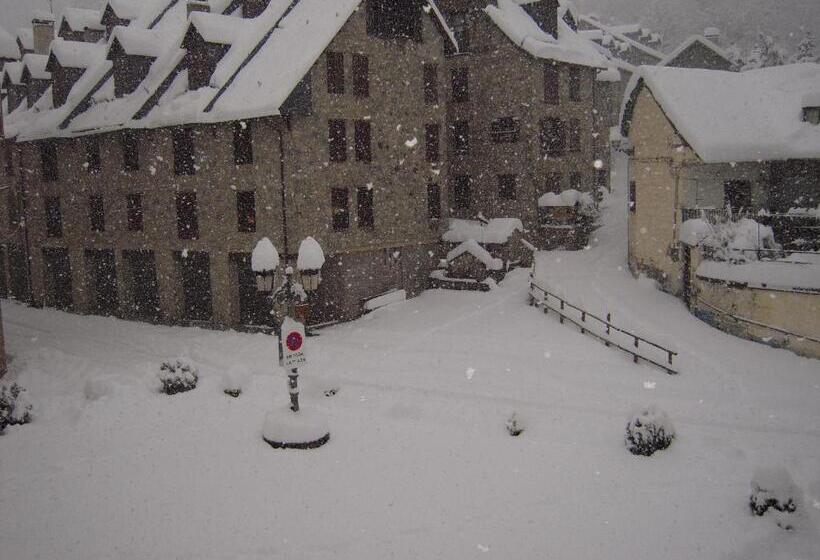 בית מלון כפרי Casa Escolano