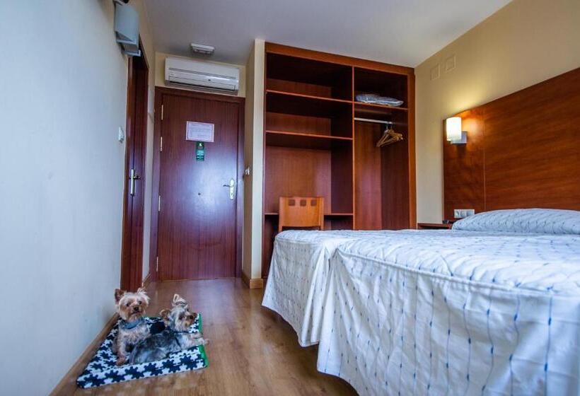 فندق Pension Viella Asturias