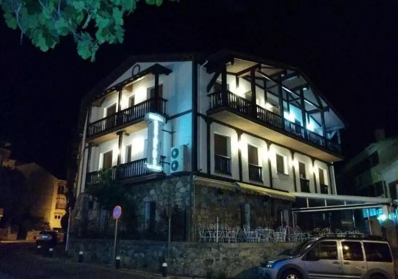 Hotel Hostal La Maya