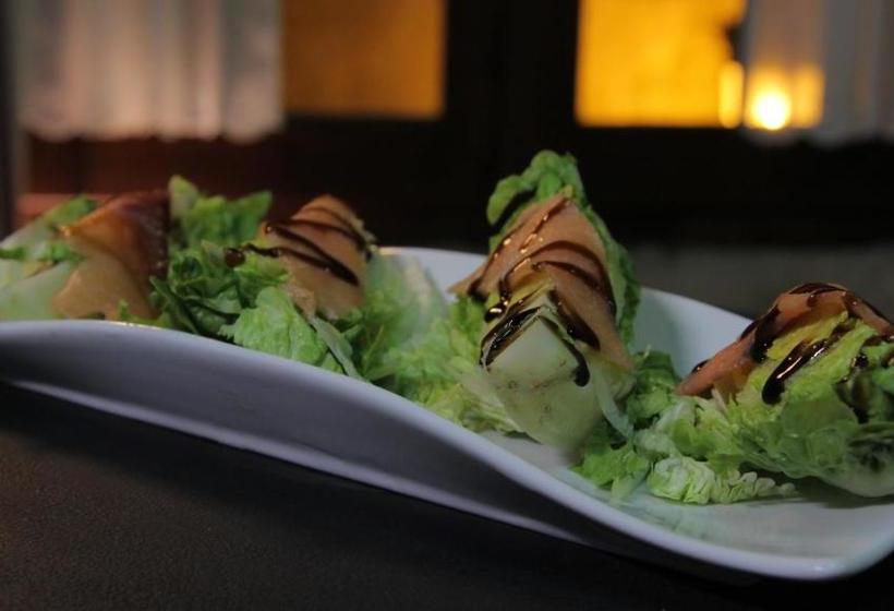 Отель Hostal Mesón Del Rey