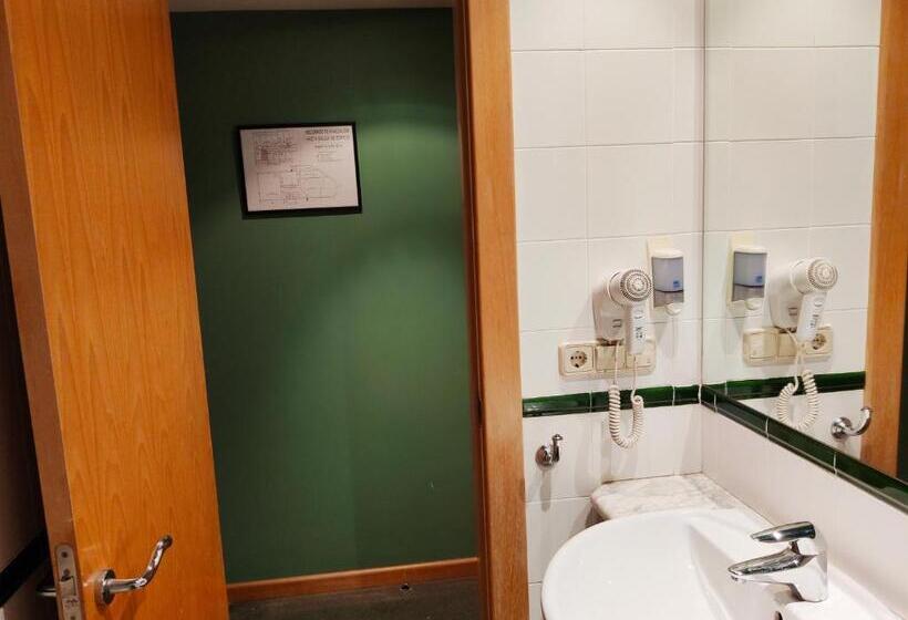 Отель área De Calahorra