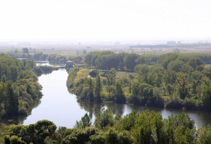 هتل Rural La Plazuela