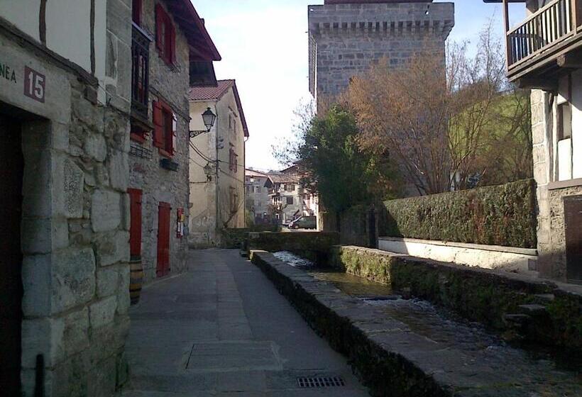 Larraenea Bed And Breakfast