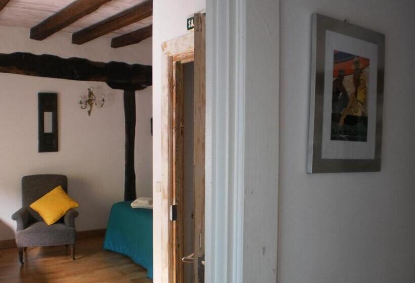 Larraenea Bed And Breakfast