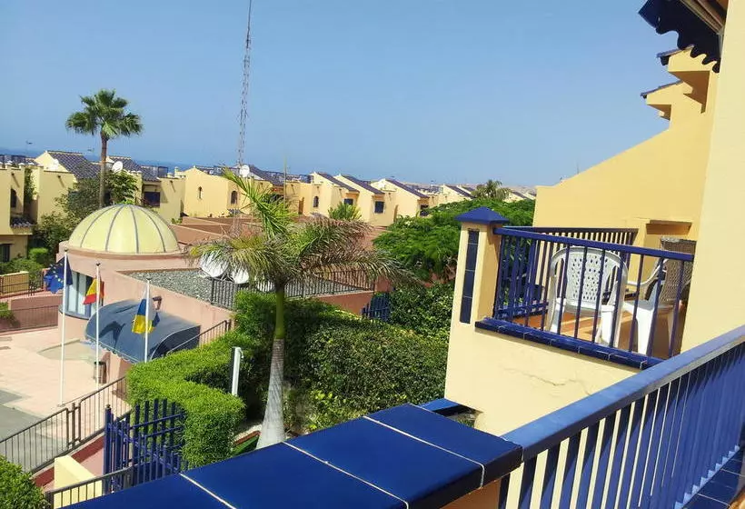 استراحتگاه Meloneras Suites