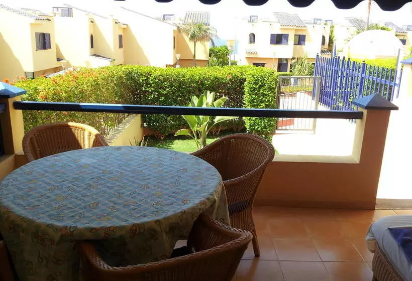 استراحتگاه Meloneras Suites