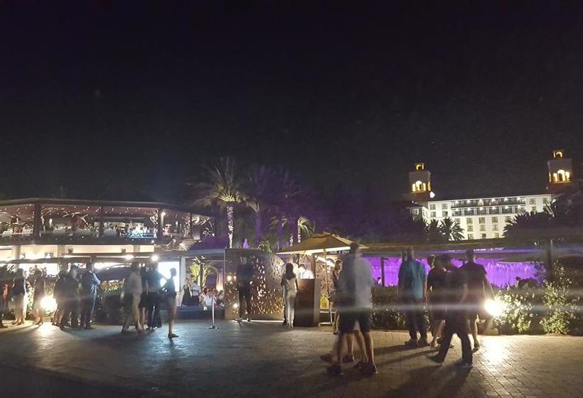 استراحتگاه Meloneras Suites