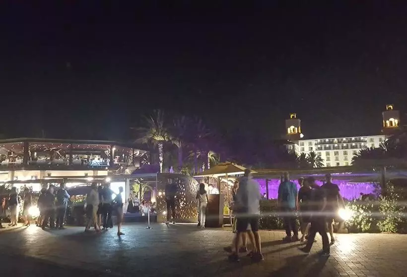 استراحتگاه Meloneras Suites