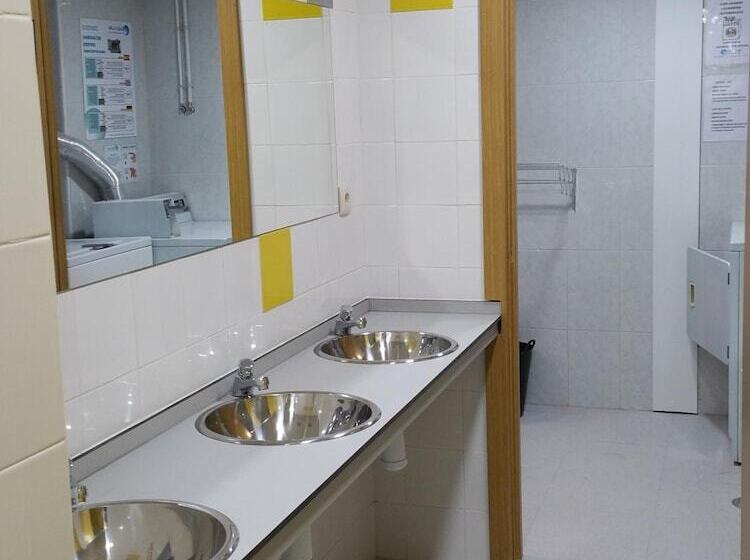 Albergue Turistico La Credencial   Hostel