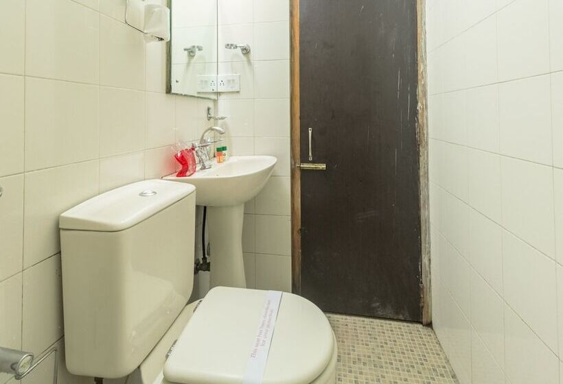 בית מלון כפרי Collection O Eden Residency