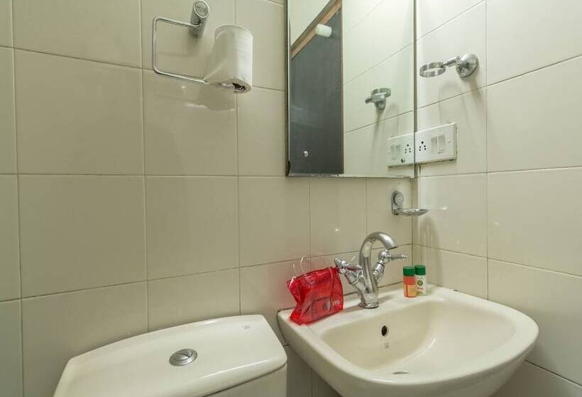 בית מלון כפרי Collection O Eden Residency