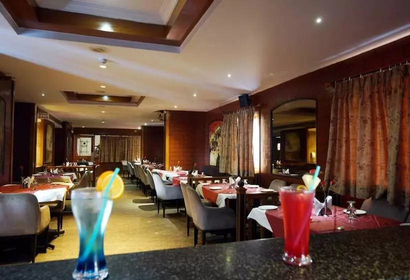 هتل Daspalla Executive Court