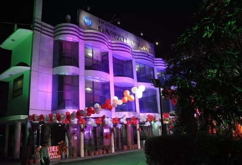 Hotelli Ganpati Palace
