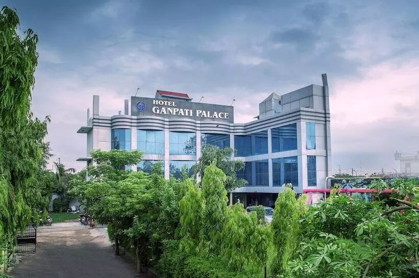 Hotelli Ganpati Palace