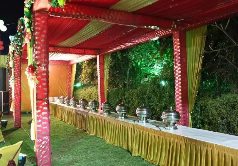 Hotelli Ganpati Palace