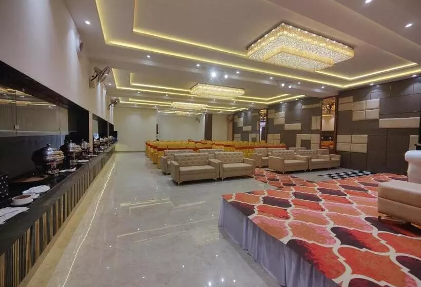 Hotelli Ganpati Palace